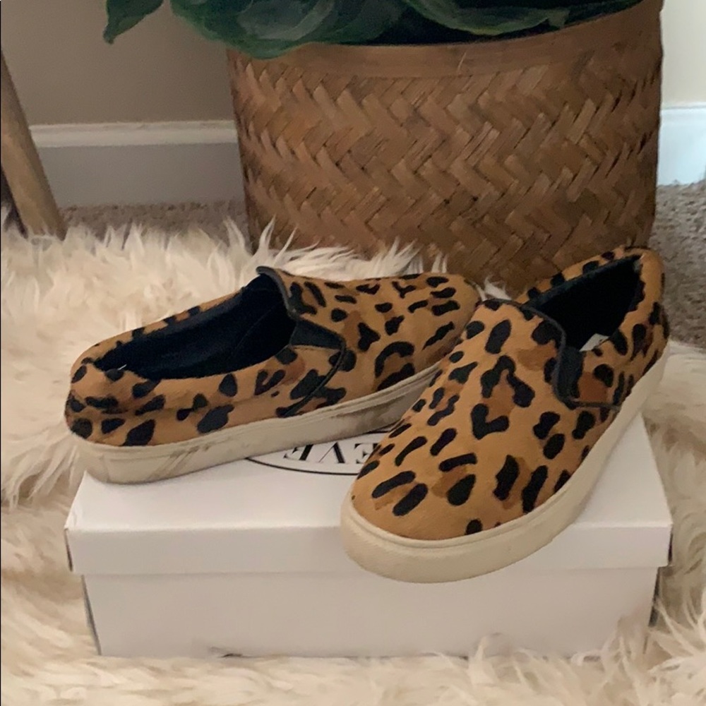 Steve Madden slip ons